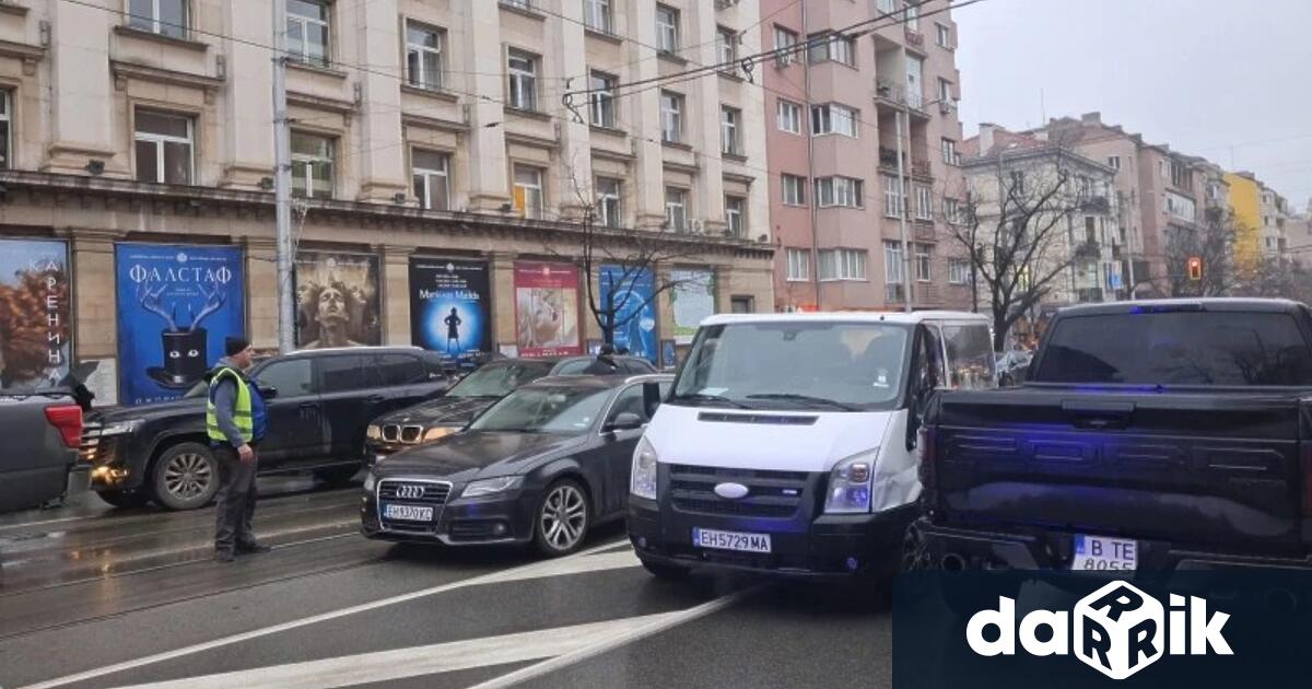 Джипове и леки коли блокираха столичния булевард Княз Ал Дондуков