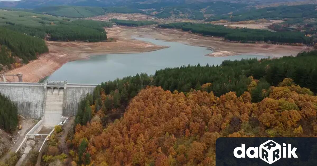 ВиК Перник започна контролирано изпускане на язовир Студена след