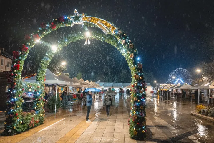 Ледената пързалка във Враца  е отворена за малки и големи