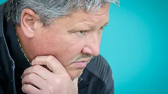 Съпругата на Любо Пенев пусна дарителска сметка за лечението му