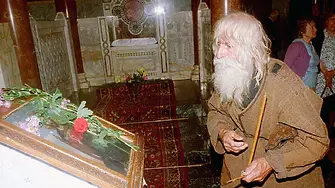 Вдигат паметник на дядо Добри в София