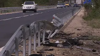 Съдът остави в ареста шофьора, обвинен за катастрофата на Околовръстното, оцелялото дете се е събудило и пита за родителите си