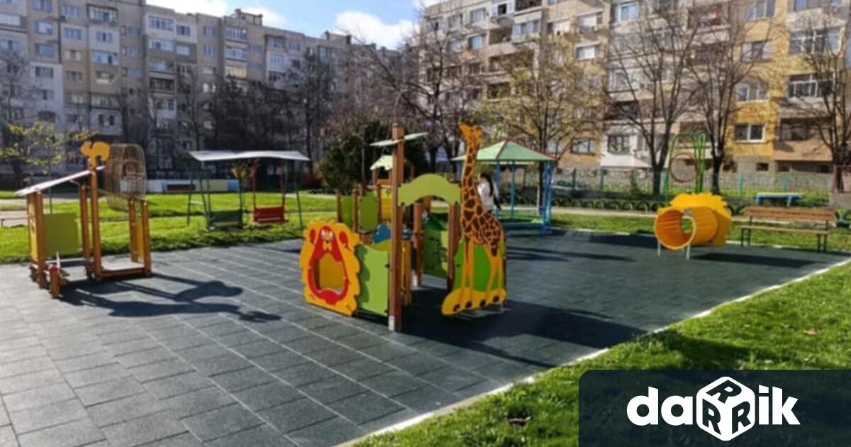 Малчуганите от ДГ Елица получиха своя първи коледен подарък – нова