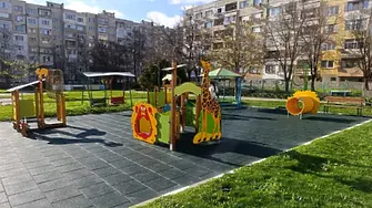 Първи коледен подарък за децата от ДГ „Елица“