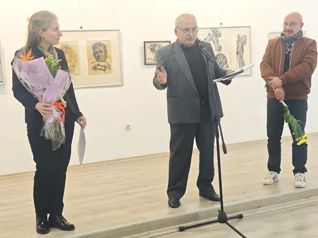  Ретроспективна галерия от рисунки и статуи показва в Арт център Плевен създателят Красимир Яков 