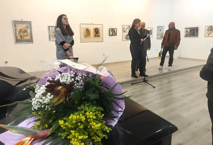  Ретроспективна галерия от рисунки и статуи показва в Арт център Плевен създателят Красимир Яков 