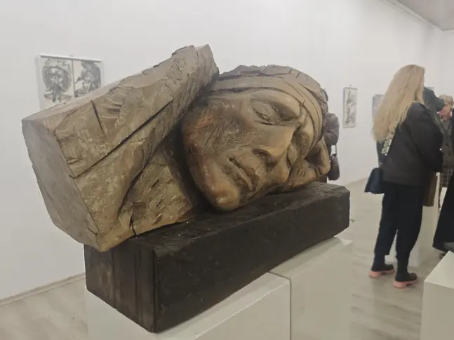  Ретроспективна галерия от рисунки и статуи показва в Арт център Плевен създателят Красимир Яков 