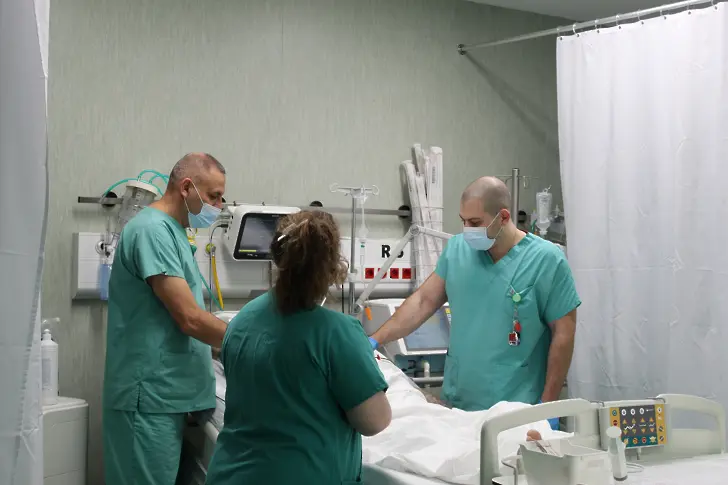 Намушкан в сърцето беше спасен в ,Сърце и Мозък’