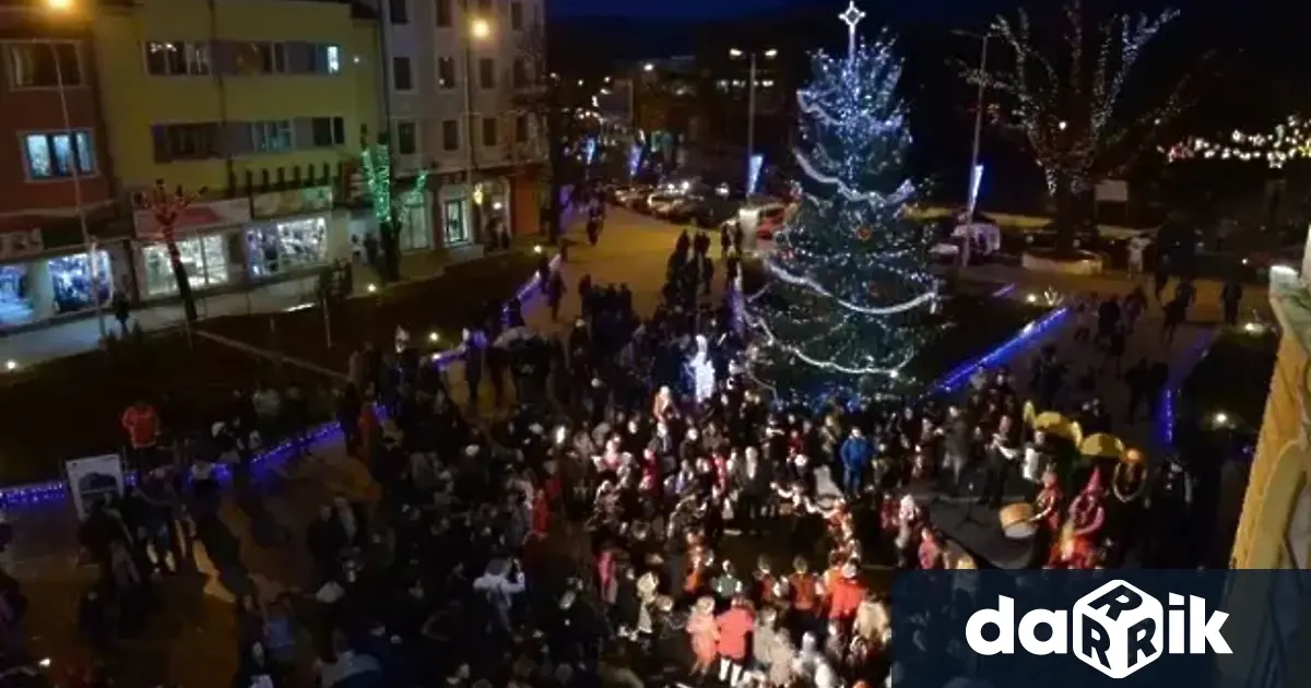 Богата коледна и новогодишна програма за своите жители и гости