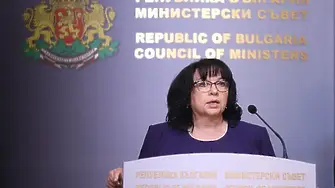 Петкова: Бюджетът не е изтеглен, отложена е бюджетната процедура