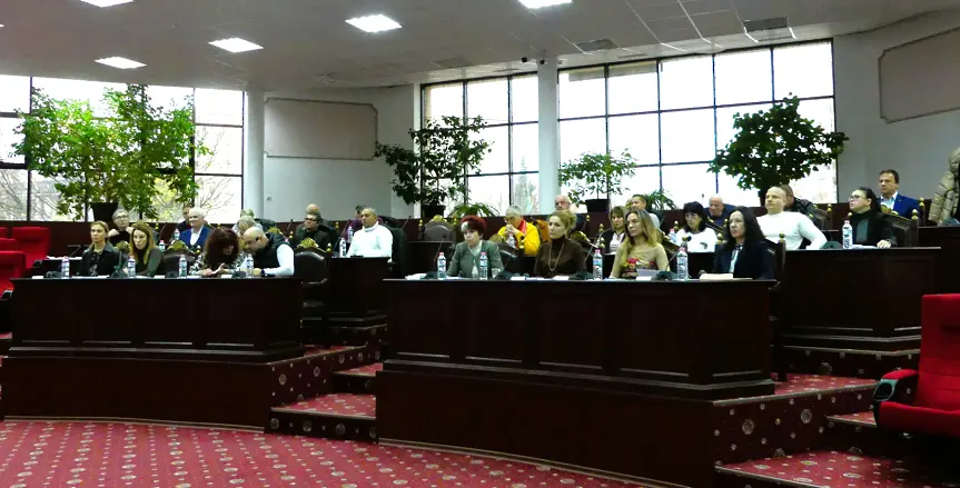 ОбС Нова Загора прие въвеждането на „служебен абонамент“ за бизнеса и безплатни паркоместа пред институции и болницата