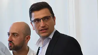 Венко Сабрутев: Всяко българско семейство ще купи един чисто нов айфон на Борисов и Пеевски благодарение на този държавен бюджет