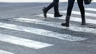 Джип блъсна две деца на пешеходна пътека в Пазарджик