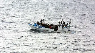 Трагедия с най-малко 20 жертви след като лодка се преобърна