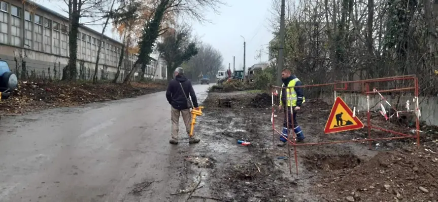 Авариен ремонт на водопровода на ул. „Олимпийска“ започна Община Плевен