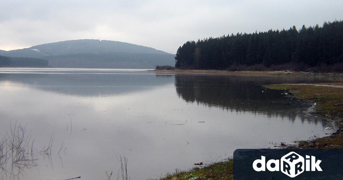 ВиК Перник започна контролирано изпускане на язовир Студена след значително покачване