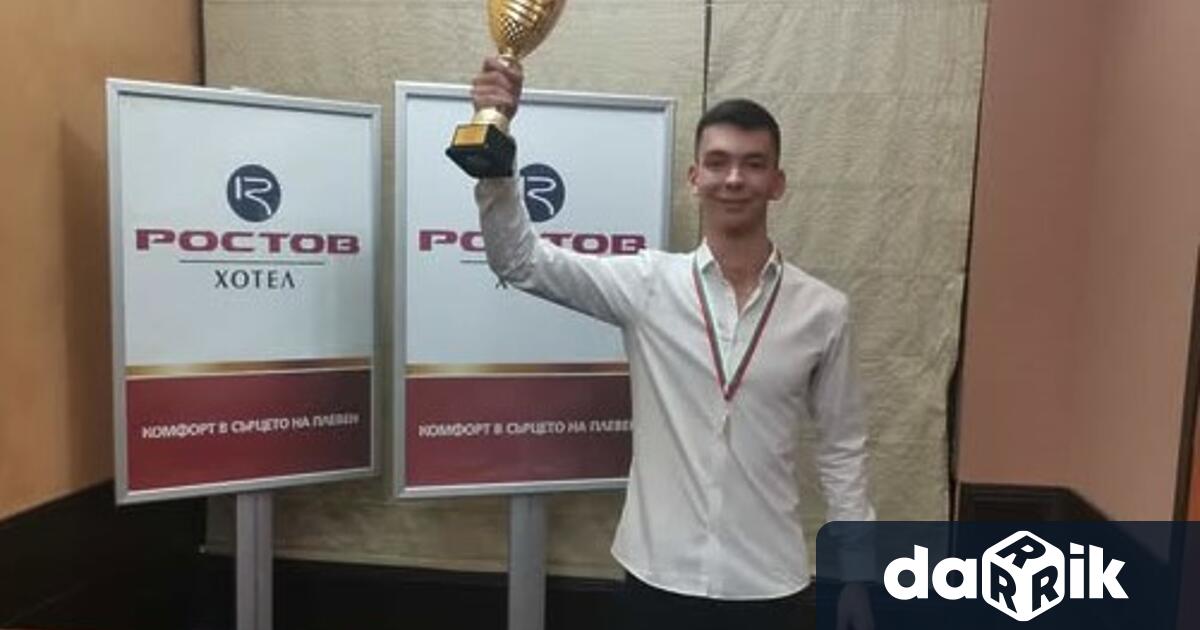 Валентин Митев състезател на Левски София спечели убедително със