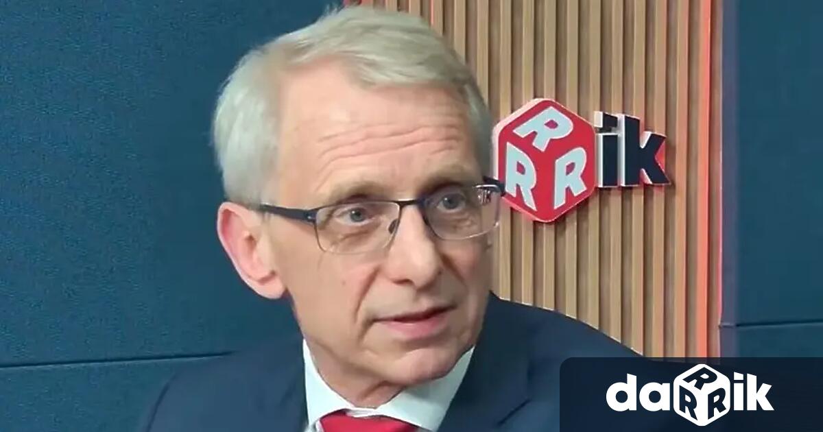 Един от организаторите на протеста акад Николай Денков бивш