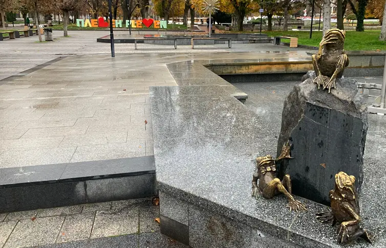 В неделя времето ще бъде облачно с валежи от дъжд