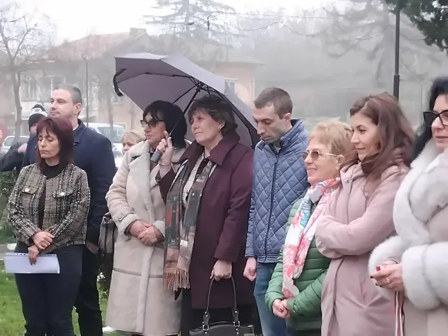 В с. Коиловци откриха детска площадка по проект на кметството