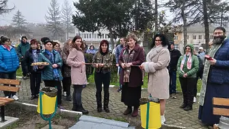 В с. Коиловци откриха детска площадка по проект на кметството