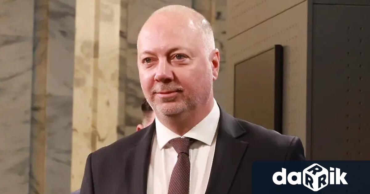 От парламентарната трибуна от ПП ДБ и МЕЧ поискаха оставката