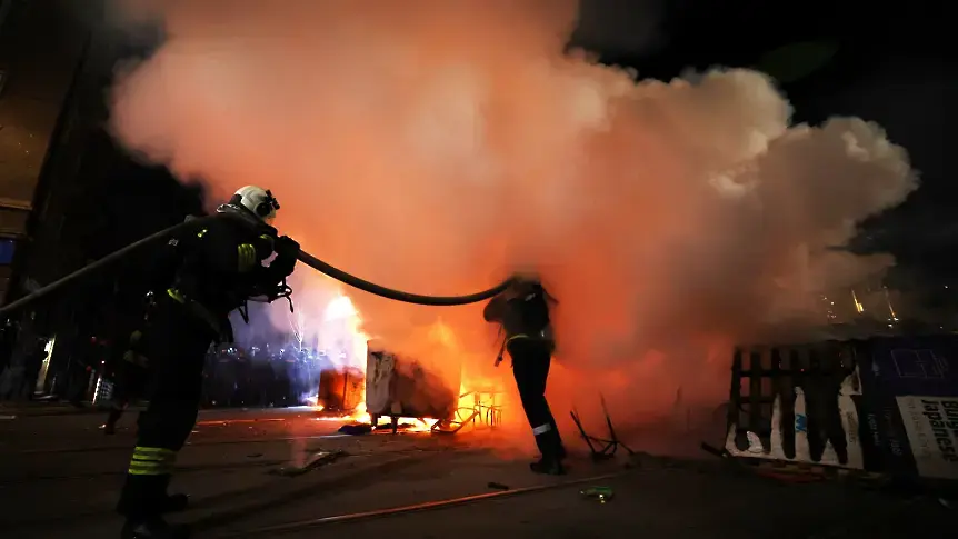 След погрома в София- прокуратурата решава кои от задържаните ще бъдат обвинени