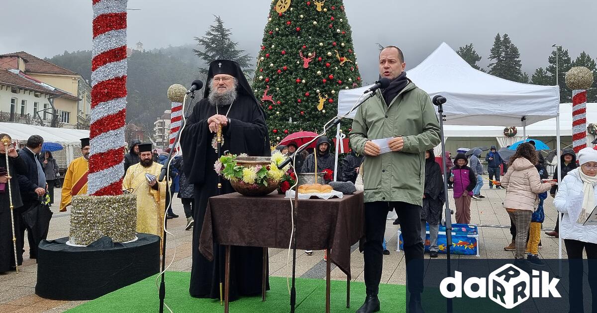 С никулденски курбан и базар на пълнени шарани Враца отбеляза