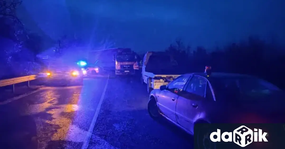 Мъж на 27 години е загинал на място при челен