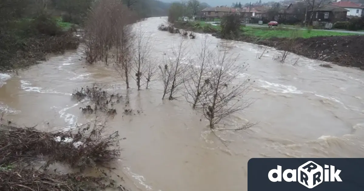 Наводнения в Бургаско върнаха тревогата от потопа в региона точно