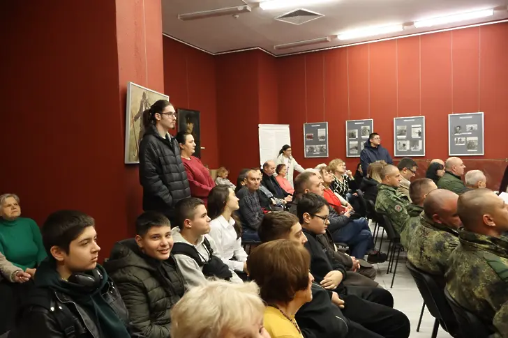 Сборникът „Панорама Плевенска епопея 1877 г. – спомени и документи на участници в създаването ѝ„ беше представен в Плевен/СНИМКИ/