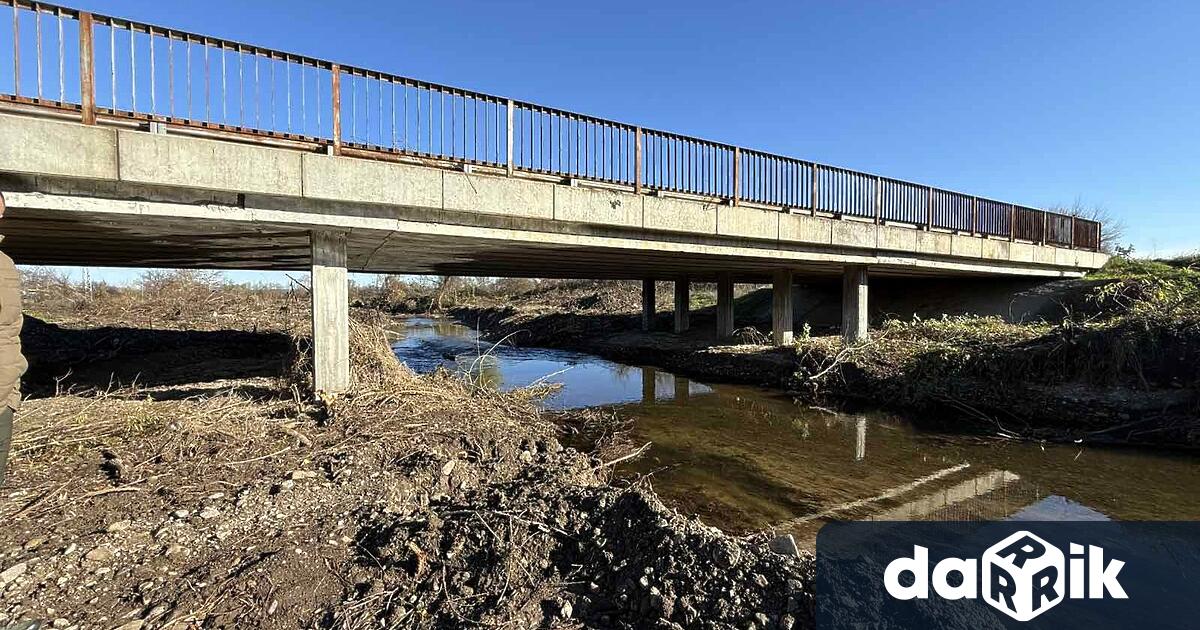 Община Асеновград започна подготовка за очакваните продължителни валежи като почиства