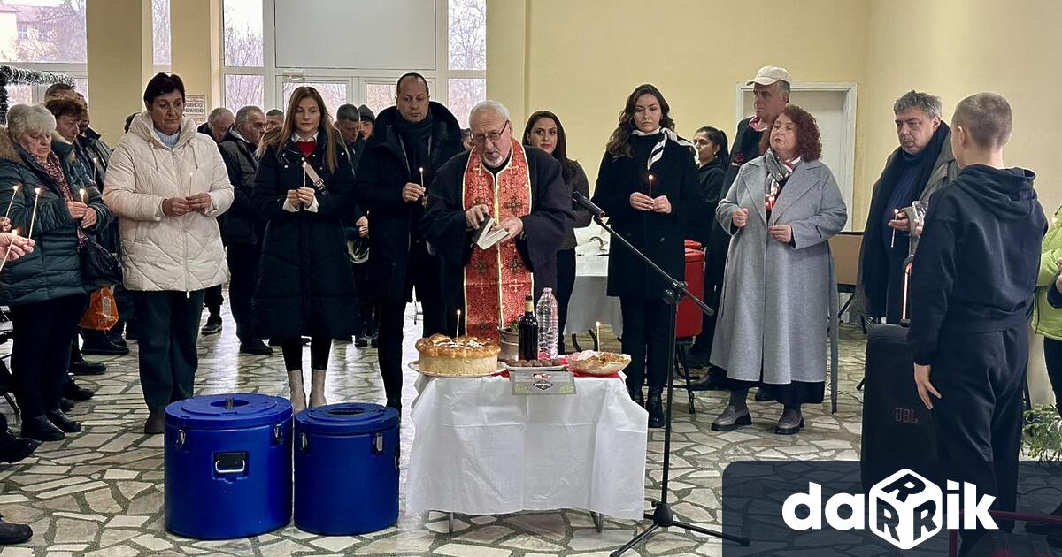 Десетки жители на село Чирен отбелязаха заедно християнския празник Никулден