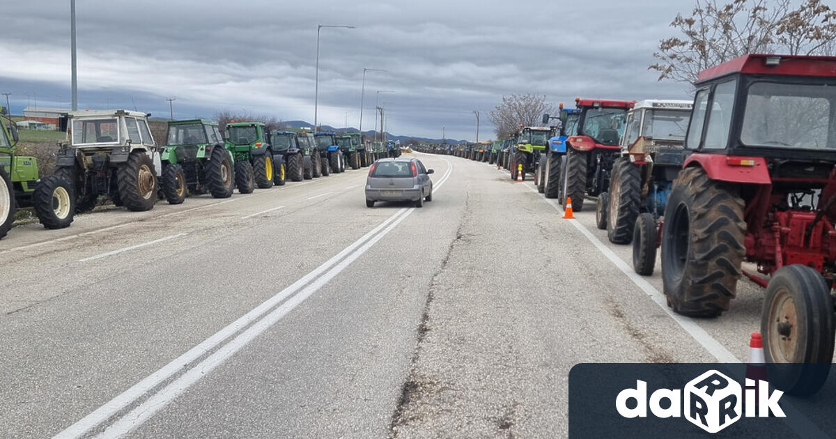 От 11 30 часа временно бе преустановено преминаването на товарни автомобили