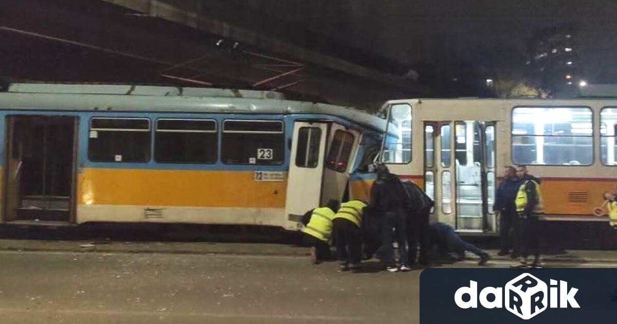 Тежка катастрофа между два трамвая на столичния бул Шипченски проход