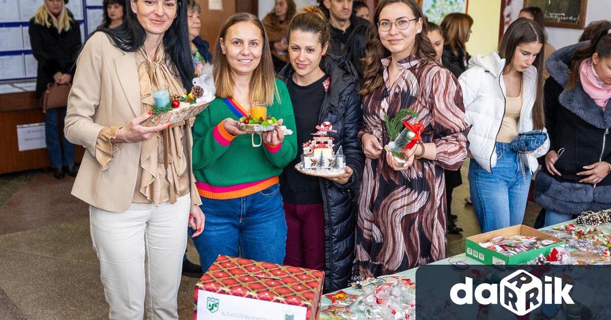 Коледен благотворителен базар във Великотърновския университетЗам кметът на Община Враца Вероника