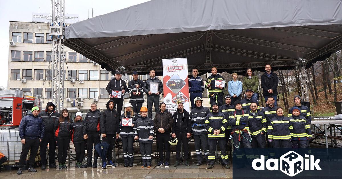 Дъждът и мрачното време на 6 декември не повлияха на