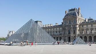 Наводнение в Лувъра е повредило стотици ценни книги и трудове