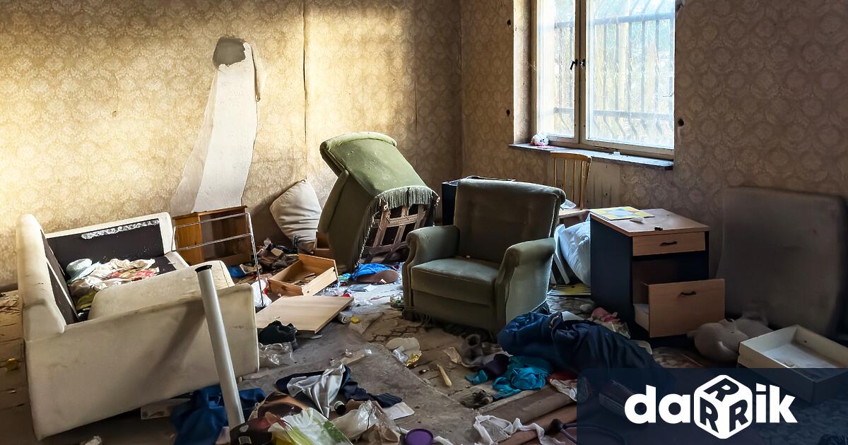 Полицаи задържаха 21 годишен мъж за побой и повреждане на чуждо