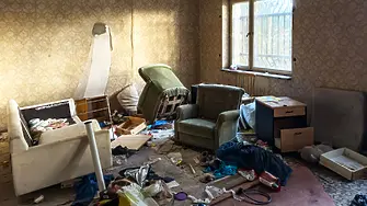 Пребиха баща и син и изпочупиха дома им у нас