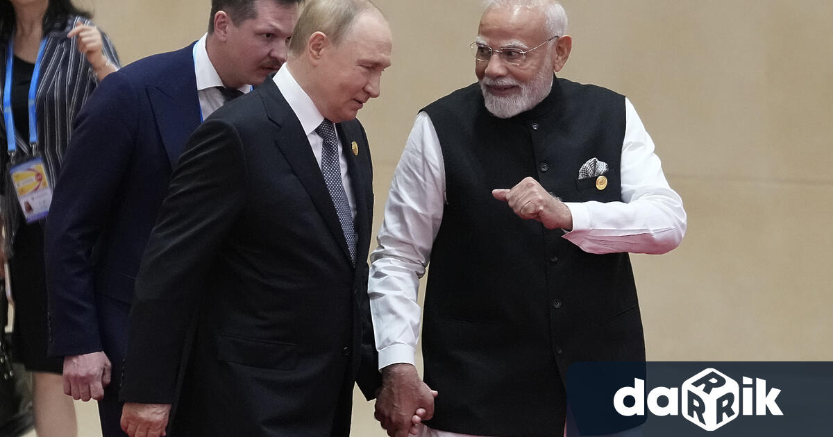 Руският президент Владимир Путин пристигна днес в Делхи където бе