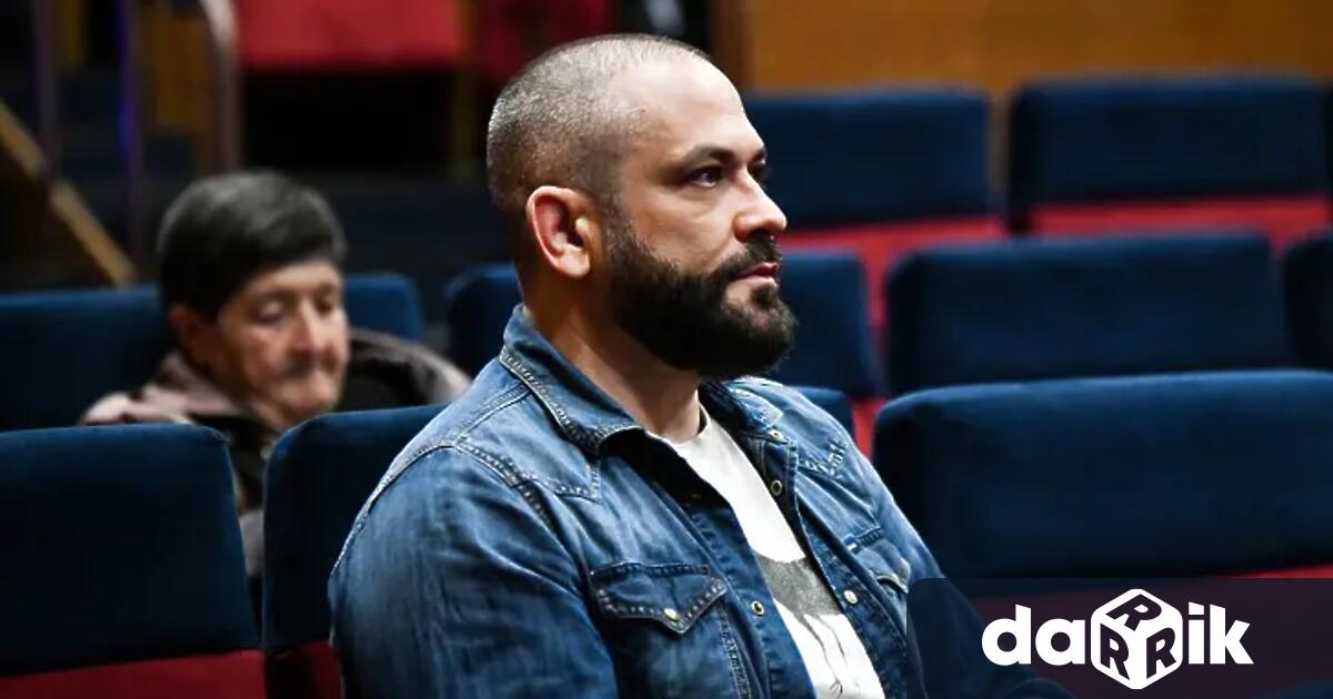 Новият документален филм Социално силните на режисьора Николай Василев вече