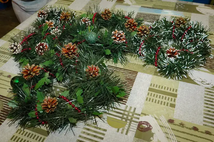 Работилница за коледна украса с кауза в град Левски