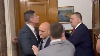 След скандала и призива „Не на омразата“: Мирчев призова охраната на Пеевски от НСО да бъде свалена