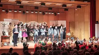 Препълнени зали за концерта по случай 85 години от рождението на незабравимия Емил Димитров, организиран от Община Плевен