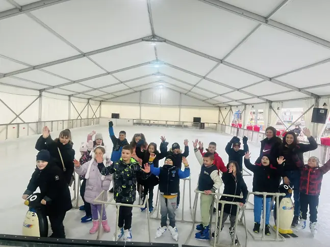 13 училища във Враца ще имат часове по физическо на Ледената пързалка