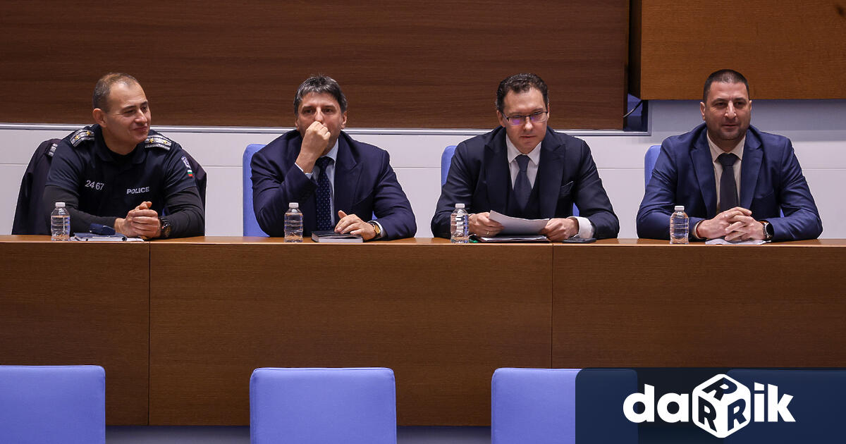 Няма основание да подавам оставка каза министърът на вътрешните работи