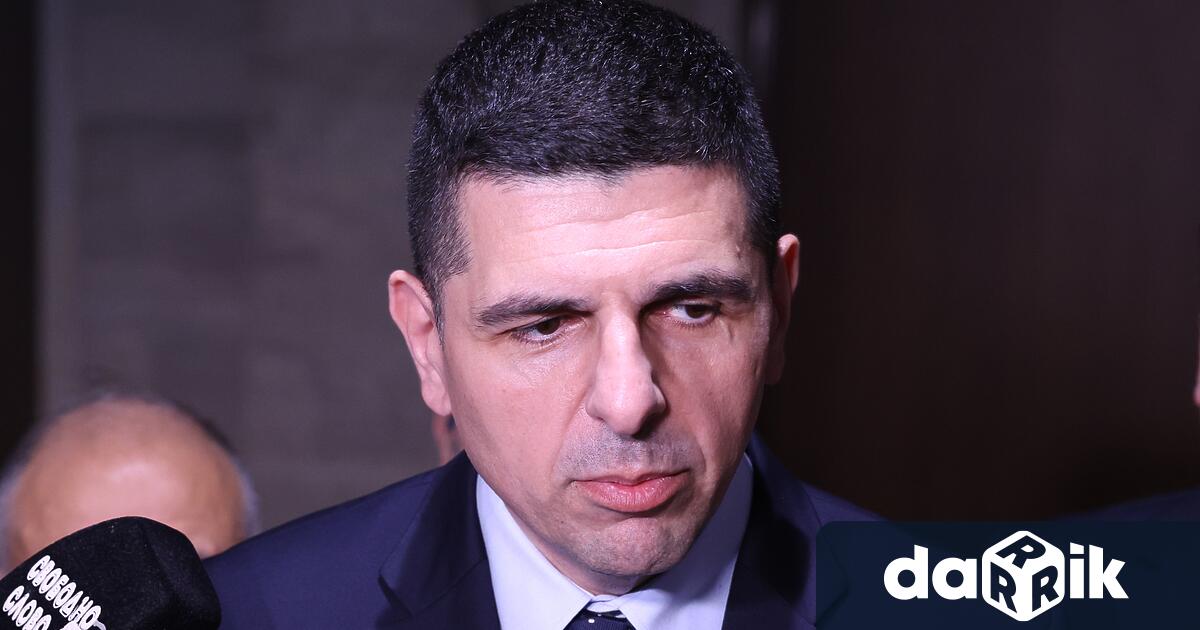 За да бъде освободен от санкционния списък на Магнитски Пеевски