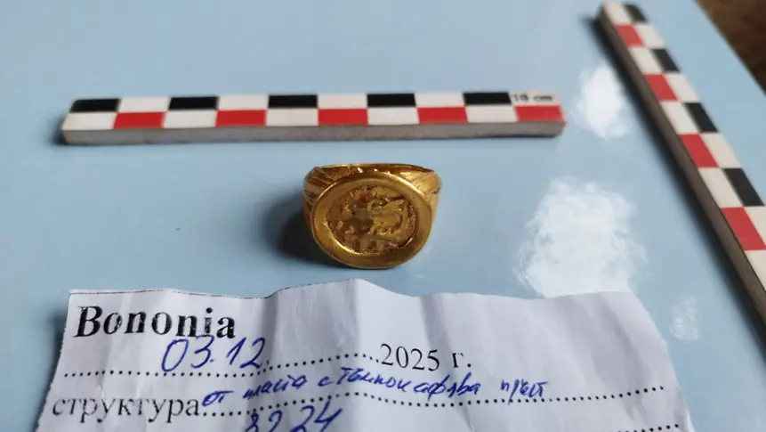 Ценна находка откриха в Антична Бонония - златен пръстен от втората половина на II век