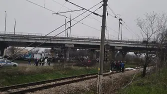 16-годишно дете от Враца почина, след като бе блъснато на релсите от преминаващия влак